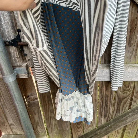 👗Matilda Jane Gray and White Striped Long Sleeve Top - Picture 7 of 9